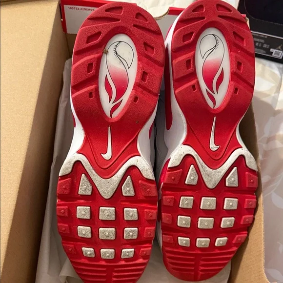 Nike Air Griffey Max 1 'Cincinnati Reds Away'  size 10.5 men’s - Picture 4 of 8